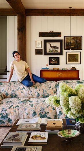 Architectural Digest on Instagram: "@kendalljenner is giving us an inside look at her cozy, charming mountain home she created with help from @heidicaillierdesign. Watch the full Open Door at the link in bio. Director @segmutton; DP @gbellzie;Editor @indeduous;Senior Producer @lyssmarino; Associate Producer @manda.bee"