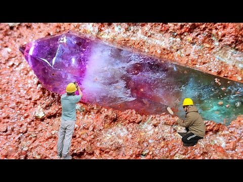 Amazing diamond mining process. We discover the perfect coloured diamond