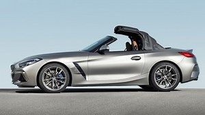 The new BMW Z4 comes with a fabric roof that can fully retract in ten seconds. Find out more about the new BMW Z4 here: https://www.completecar.ie/car-news/article/8523/BMW-reveals-full-Z4-roadster-specs | CompleteCar.ie
