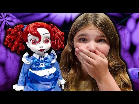 I Found The Real Poppy Playtime Doll...Yikes! Updated Room Tour (Skit)