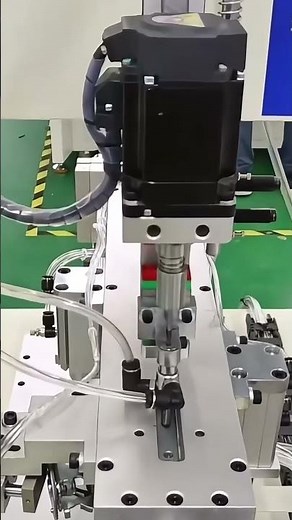 This Automatic Screw Machine Works Faster Than Human Hands