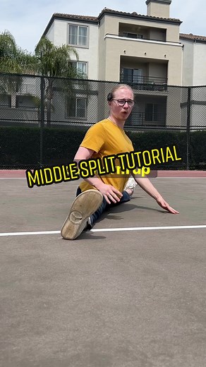 Middle Split Tutorial! First, Warm up. Second, Active Stretch 30s Third, Passive stretch 30s. Stay Flexy! #stayflexy #movementbydavid #middlesplits