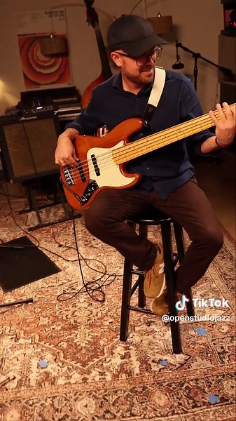 Exploring Jazz with Upright Bass Techniques