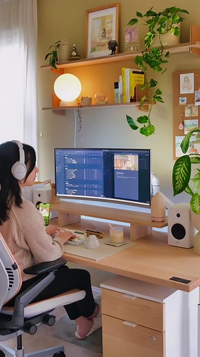 Enhancing Productivity with a Cozy Desk Setup for Software Engineers and Designers