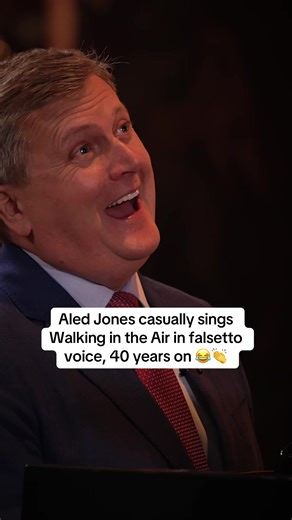 40 years on... he’s still got it ☃️ Aled has been celebrating four decades since his hit 1985 recording of The Snowman song with The Big Christmas Chorus – a national moment of song to raise funds to tackle isolation together with our official charity @Global’s Make Some Noise. 🎥 Carols by Candlelight with Viking #aledjones #walkingintheair #thesnowman