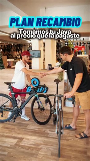 SportPolis on Instagram: "🔄 𝙎𝙐𝙈𝘼𝙏𝙀 𝘼𝙇 𝙋𝙇𝘼𝙉 𝙍𝙀𝘾𝘼𝙈𝘽𝙄𝙊 🔄 En 𝗦𝗣𝗢𝗥𝗧𝗣𝗢𝗟𝗜𝗦 estamos en 𝗣𝗟𝗔𝗡 𝗥𝗘𝗖𝗔𝗠𝗕𝗜𝗢. ¡𝗧𝗢𝗠𝗔𝗠𝗢𝗦 𝗧𝗨 𝗝𝗔𝗩𝗔 adquirida en nuestra tienda, 𝗔𝗟 𝗠𝗜𝗦𝗠𝗢 𝗣𝗥𝗘𝗖𝗜𝗢 𝗤𝗨𝗘 𝗟𝗔 𝗖𝗢𝗠𝗣𝗥𝗔𝗦𝗧𝗘! Si! Nos volvimos locos, entregas tu Java comprada en nuestra tienda, y te llevas la Java Vesuvio, equipada con Shimano 105 Di2, cuadro, horquilla, caño de asiento, manillar y ruedas de carbono, con frenos hidráulicos, un misil! Está promo est