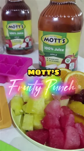 Here's my Fruity Punch Drinks with Mott’s Apple Juice, cravings satisfied 👍🥳🤩 Preparing for my family something fun and refreshing drinks really excites me! Mott’s 100% Apple Juice is great tasting nutrition that consists of 100% real fruit goodness, and that's an excellent source of Vitamin C. Masarap, Nutritious and Kids approved!🍎🍏 Mott's Available in supermarkets and online stores 🛒 @mottsofficial . . . #MottsAppleJuice #StartStrong #DavaoOnlineCreators #ddarscreativz #ddarscreativzrec