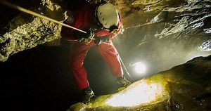 Derbyshire Vertical Caving Locations - Courses - Experiences