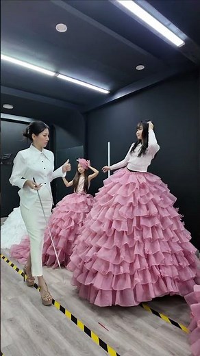 Kid models strike stunning poses with voluminous skirts and chairs! #bybacademy #daotaonguoimau #5G