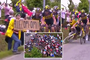 What was on Tour de France fan's sign that caused biggest crash in decades