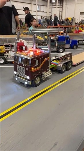 Cabover RC Semi pulling a 3d printed Lowboy trailer