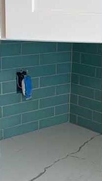 Glass backsplash install