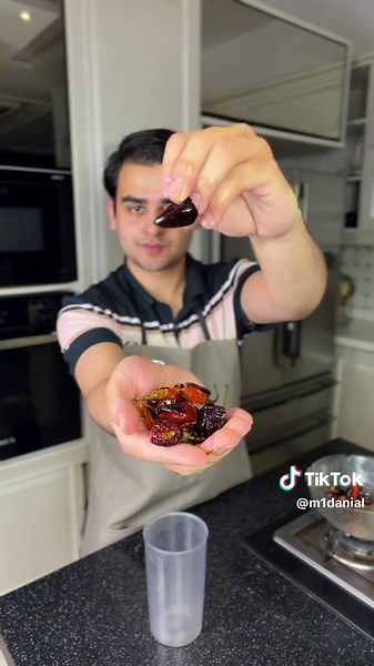 Schezwan Soup with Garlic Croutons Recipe