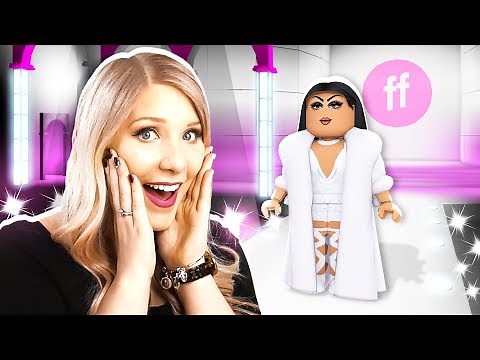 BECOMING KYLIE JENNER IN ROBLOX!