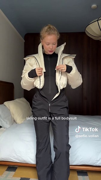 Discover Your Favorite H&M Move Skiing Outfit!