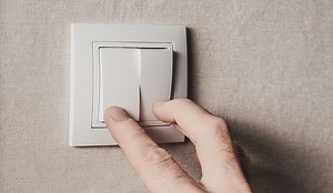 Comment installer et raccorder un interrupteur double allumage ?