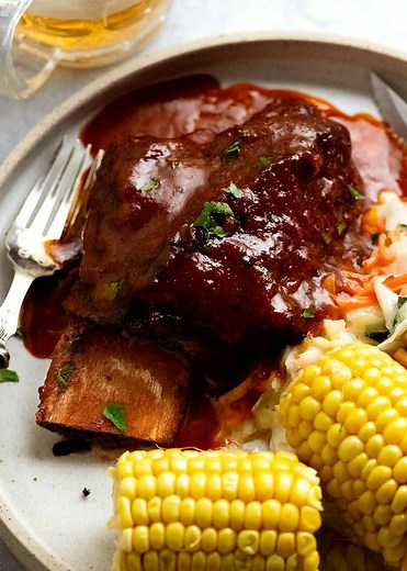 Slow cooked beef ribs in BBQ sauce (short ribs)