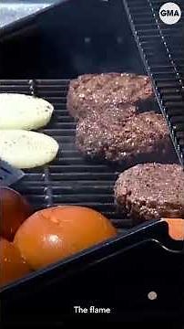 Gordon Ramsay's perfect burger tutorial | GMA