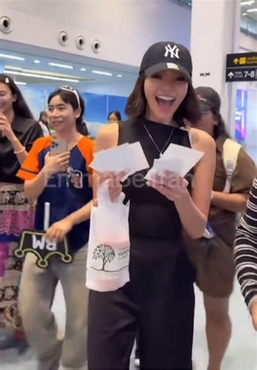 Arrival of Emma in Phuket Airport🥰😍 welcome back to Thailand Emma @emmatiglao #emmabell #belma #bellma #emmatiglao #fyp