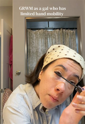 Quick Eye Makeup Tutorial for Limited Hand Mobility