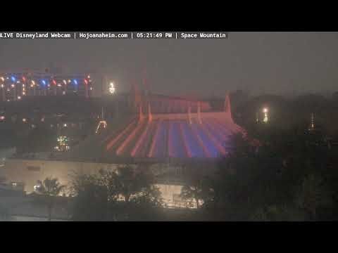 Mattercam 11/14/2025 16:16 - LIVE DISNEYLAND Webcam from Howard Johnson Hotel Anaheim