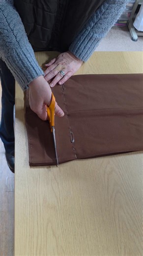 If you think that your trousers don’t sit properly we provide a range of alterations: Lowering waist band Taking in or letting out waist Shortening / lengthening with a plain hem Shortening / lengthening with a turn up Put tape to the hems Taking in / letting out seams Add a front lining Replacing the zip Adding brace buttons Adding belt loops #groomsuit #nottingham #weddingday #tailornottingam #mensuits #groom #tailoring #suits #alteration #jacketalterations #jacketalteration #trousers #trosers