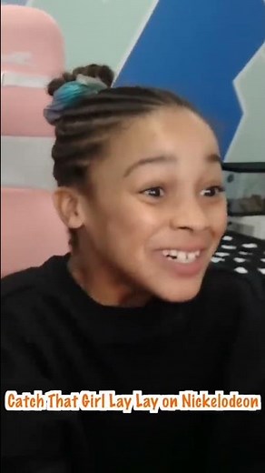 Cali Plays Her Favorite Game on Roblox!!