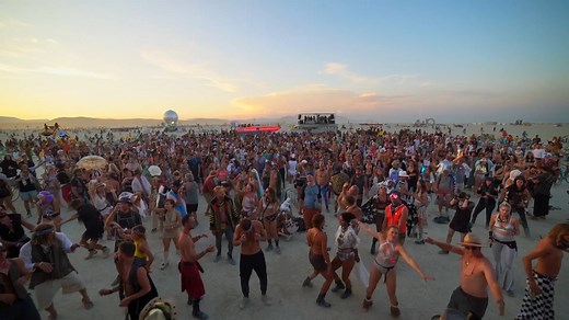 Monolink performing Live from a magificient Burning Man Project stage in 2018. A perfect blend of music, people and location by Mayan Warrior! Watch more on our non-stop video channels on the Dance Television site and apps🔥🤯🎵 | Deep House District