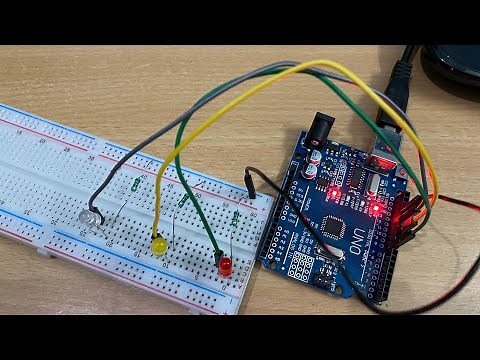 Making Traffic Lights with Arduino Uno - Beginner Level (algorithm, coding, circuit design)