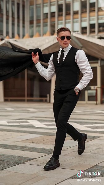 Gentleman Poses: Tips for Smartphone Photography