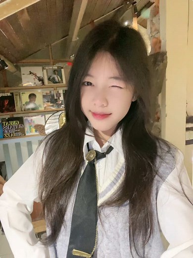 Video của ur gf (@_ch.cw) với bản nhạc nhạc nền - 153ngayquencau - 🐣 Vân Giang 🐣