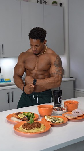 383K views · 17K reactions | One of my methods to building muscle is carb cycling. I have high carb days and low carb days. This is an example of a high carb day for me. You may say this is a lot of food and it is but you either eat bigger portions or more times throughout the day. MRE Lite new flavor waffles & syrup drops at 8pm tonight. Use my code JBAILEY for 20% off! #highcarb #dayofeating #musclechef | Josh Bailey | Facebook