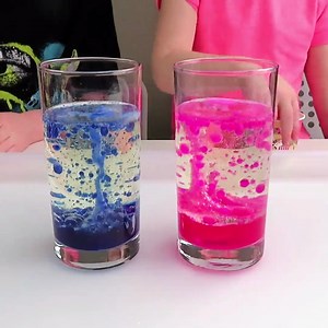 5.1K views · 61 reactions | This lava lamp experiment is super cool! Your kids will love exploring colored water and oil, but a surprise ingredient will make this science activity even more exciting! 離 https://funlearningforkids.com/super-cool-lava-lamp-experiment/ | Fun Learning Activities for Kids | Facebook
