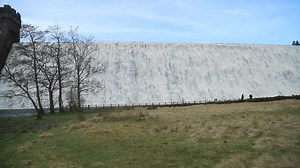 16K views · 285 reactions | After another weekend of heavy rain and gale-force winds, people watch and listen as water spectacularly thunders over the Derwent Reservoir dam in the Derbyshire Peak District. Peak District National Park Severn Trent Severn Trent Water Ladybower Reservoir Visit Peak District Severe Weather Updates 2020 Michael HiltonMidlands Storm Chasers Met Office | Midlands News & Views | Facebook