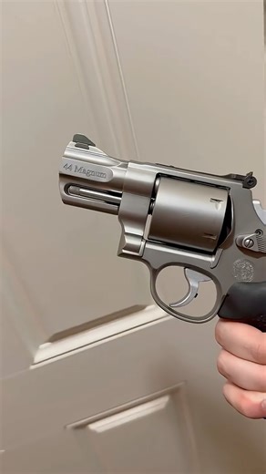 Performance center Smith and Wesson - 44 magnum revolver (2.6 inch) #44magnum #smithandwesson