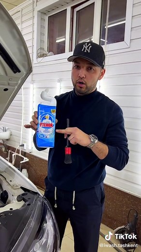 Car Engine Cleaning Tips in a Garage Setting