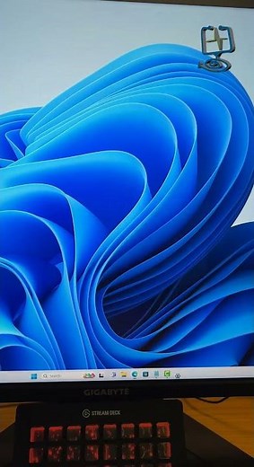 Missing Icons? Get Them Back in Windows 11 (EASY FIX!) 😡 #windows11 #windowsshortcut #thecomputerlab