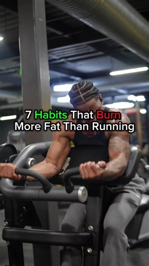 Here are fat-burning habits I use to stay lean all year without running or doing regular cardio sessions 🔥💪 They’re simple, science-backed, and actually make fat loss easier when timed right. 1️⃣. 😴 Sleep 7–9 hours nightly – Poor sleep tanks metabolism 20–30% and increases fat-storage hormones ➡️ Essential for recovery 2️⃣. 🚶‍♂️ Walk 8K steps daily – Low-intensity fat oxidation without muscle breakdown or stress ➡️ Sustainable cardio alternative 3️⃣. 💪 Lift weights 3–4x/week – Builds muscle