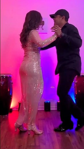 How to Cumbia Dance | Cumbia Dance for Beginners | Learn Cumbia in 30 Seconds | Waldo y Jacqui