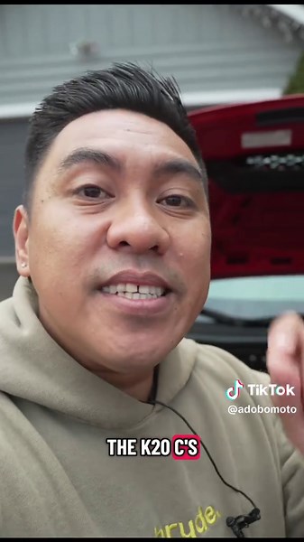 The Honda Civic Type R uses gixxer spark plugs and has an internal exhaust manifold built into the head called a “headifold”#tiktokcartalkcontest #carsoftiktok #civictyper