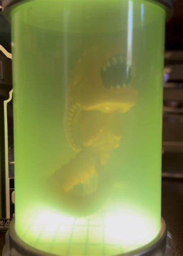 Alien - Chestburster Light-Up Premium Pop! Vinyl Figure