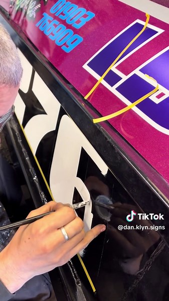 Number 6 being painted on side of a race car 🖌️ #brushlettering #artist #signwriter #handpainted #signwriting