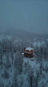 Big Sky, big views. 🏆 2024 Vacation Rental of the Year 📍 Big Sky, Montana Stay tuned to see more of Vrbo's 2024 Vacation Rentals of the Year. See this best in class Vrbo: https://bit.ly/3PrsvWL | Vrbo