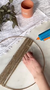 186 reactions · 25 shares | Une décoration facile et rapide à réaliser pour embellir les murs et portes   Westwing Maison & Décoration | ELLE Décoration | Facebook