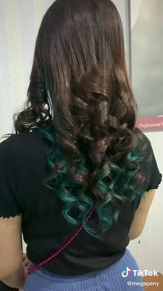 Peek A Boo Green Tosca Hair Color Ideas for Women