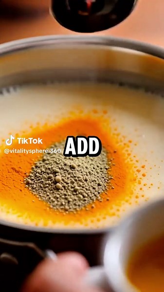 Golden Milk: The Ancient Healing Drink 😮 Ingredients: • 1 cup warm milk (almond, oat, or regular) • ½ tsp turmeric • Pinch of black pepper • ½ tsp cinnamon • Fresh ginger or ginger powder • 1 tsp raw honey ( optional ) Preparation: Warm the milk (don’t boil). Add turmeric, black pepper, cinnamon, and ginger. Simmer gently for 5 minutes. Remove from heat, add honey, mix well, and drink warm — preferably before bed 🌙 Benefits: ❄️ Boosts immunity & fights colds 💪 Reduces inflammation & eases joi