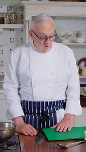 The King of Sauce is here — Pierre Koffmann’s Hollandaise! 👑🍋 When Pierre Koffmann shows you how to make a classic hollandaise sauce, you listen and whisk. Smooth, rich, buttery and full of finesse — this is the kind of technique that separates cooks from chefs. Master the basics, elevate your plate. #PierreKoffmann #HollandaiseSauce #CookingTok #ChefLife #FYP #ChefsWork #SauceGoals | Chefs Work