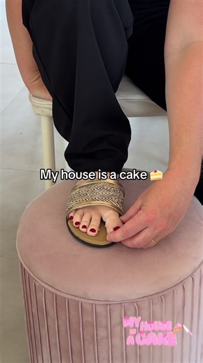 My house is a cake 🍰 am i a cake too ? 😱 Are you a cake ? #myhouseisacake #isitcake #realisticcake #mylifeiscake