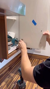 13K views · 177 reactions | How we VINYL WRAP a kitchen cupboard door  Vinyl wrapping is a cheaper, quicker & tidier way of renovating your existing kitchen  Drop us a message to arrange your quote  #kitchenwrapping #kitcheninspo #kitchendecor #kitchendesign #homerenovation #homedecor #upcycling #homedecor | FLOWRAP | Facebook