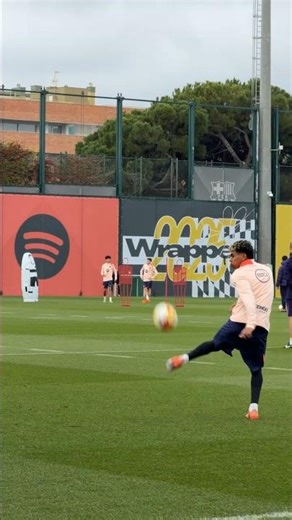 Lamine 🤝 Pedri 🤝 Ferran: no drops allowed ❌ #shorts #fcbarcelona #shortsfeed